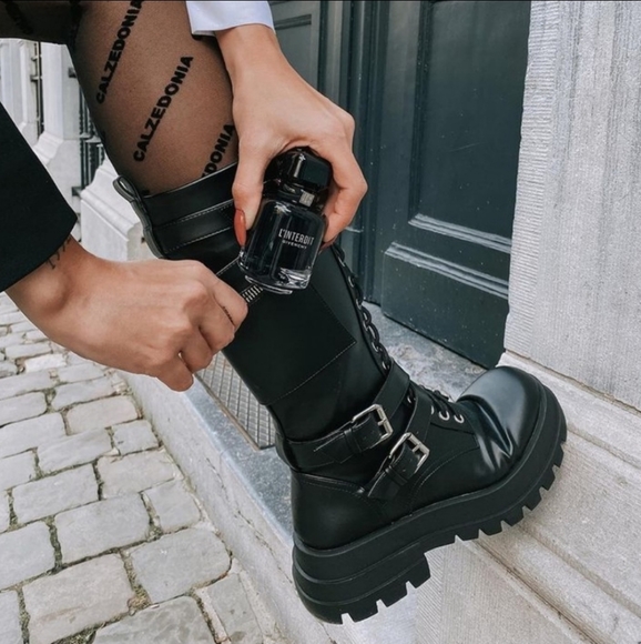 Zara Lace Up Knee High Boots W Pocket 